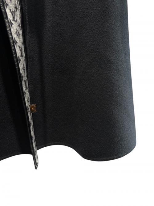 LOUIS VUITTON（ルイ ヴィトン）LOUIS VUITTON (ルイ ヴィトン) モノグラムラップコート ブラック サイズ:36の古着・服飾アイテム