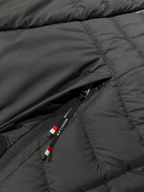 MONCLER（モンクレール）MONCLER (モンクレール) RABUONS/ライトダウンベスト ネイビー サイズ:2の古着・服飾アイテム