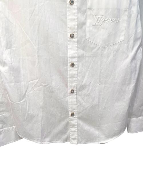 LOUIS VUITTON（ルイ ヴィトン）LOUIS VUITTON (ルイ ヴィトン) LVロゴシャツ ホワイト サイズ:Mの古着・服飾アイテム