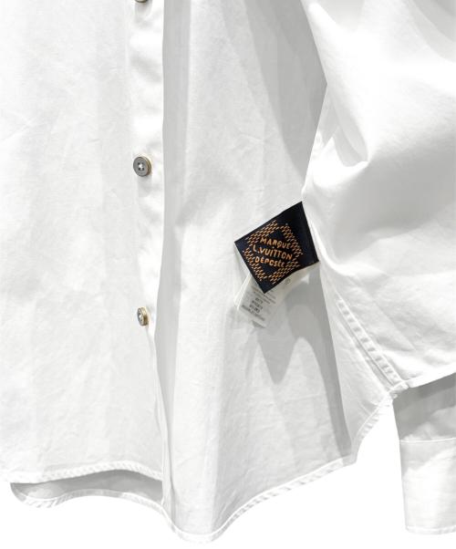 LOUIS VUITTON（ルイ ヴィトン）LOUIS VUITTON (ルイ ヴィトン) LVロゴシャツ ホワイト サイズ:Mの古着・服飾アイテム