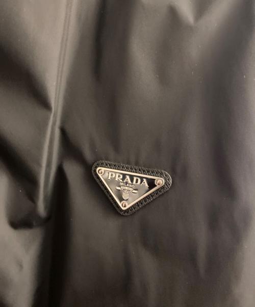 PRADA（プラダ）PRADA (プラダ) ロゴプレートダウンジャケット ブラック サイズ:Lの古着・服飾アイテム