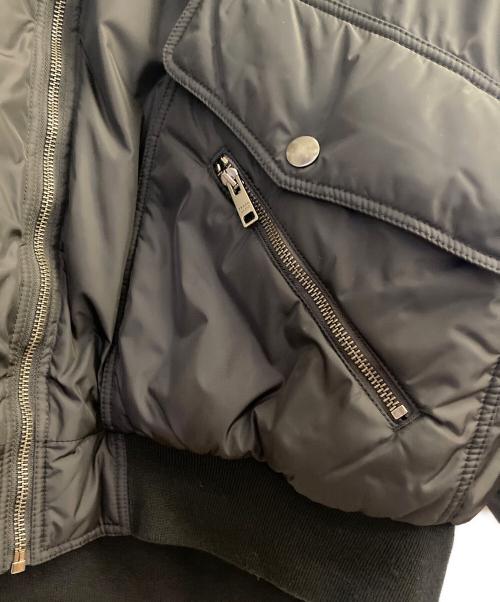 PRADA（プラダ）PRADA (プラダ) ロゴプレートダウンジャケット ブラック サイズ:Lの古着・服飾アイテム