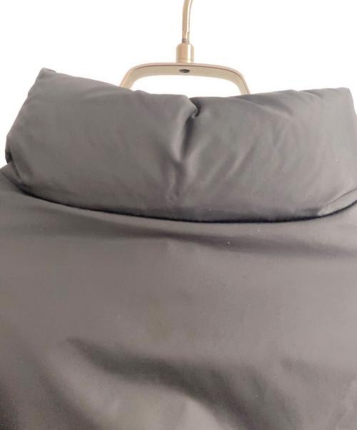 PRADA（プラダ）PRADA (プラダ) ロゴプレートダウンジャケット ブラック サイズ:Lの古着・服飾アイテム