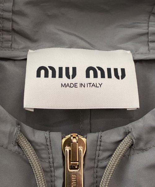 MIU MIU（ミュウミュウ）MIU MIU (ミュウミュウ) TELA TEC JACKET グレー サイズ:36の古着・服飾アイテム