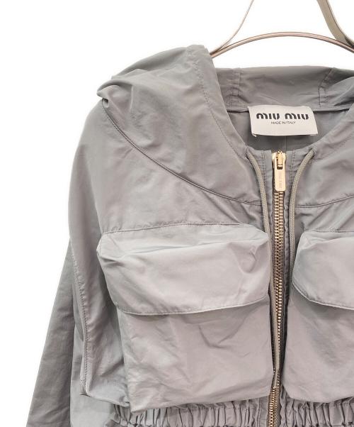 MIU MIU（ミュウミュウ）MIU MIU (ミュウミュウ) TELA TEC JACKET グレー サイズ:36の古着・服飾アイテム