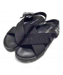 PRADA（プラダ）の古着「クロスバックルサンダル」｜ブラック