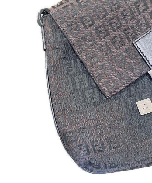 FENDI（フェンディ）FENDI (フェンディ) ショルダーバッグの古着・服飾アイテム