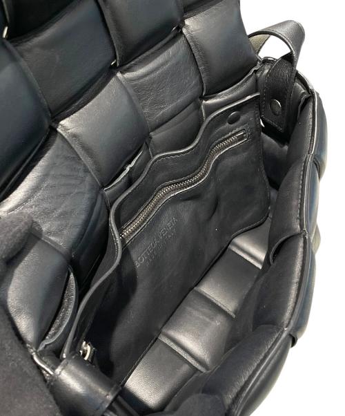 BOTTEGA VENETA（ボッテガベネタ）BOTTEGA VENETA (ボッテガベネタ) カセットショルダーバッグ ブラックの古着・服飾アイテム