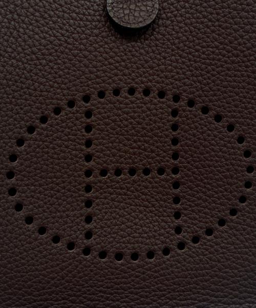 HERMES（エルメス）HERMES (エルメス) Evelyn TPM/エブリンⅠ TPM/ルージュセリエ/トリヨンクレマンス/シルバー金具/B刻印：2023年製 ルージュセリエ サイズ:TPMの古着・服飾アイテム