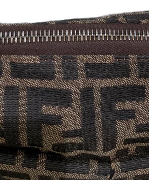 FENDI（フェンディ）FENDI (フェンディ) ズッカ柄 マンマバゲット ブラウンの古着・服飾アイテム