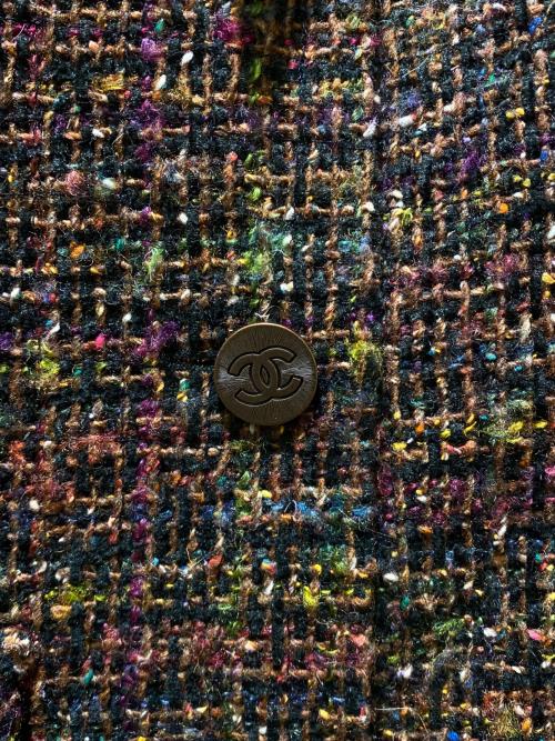 CHANEL（シャネル）CHANEL (シャネル) 98A ヴィンテージ ツイードジャケット/ココボタンツイードジャケット ブラウン サイズ:40の古着・服飾アイテム