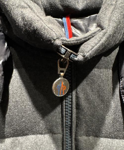 MONCLER（モンクレール）MONCLER (モンクレール) MONTGENEBLE/ダウンジャケット グレー サイズ:2の古着・服飾アイテム