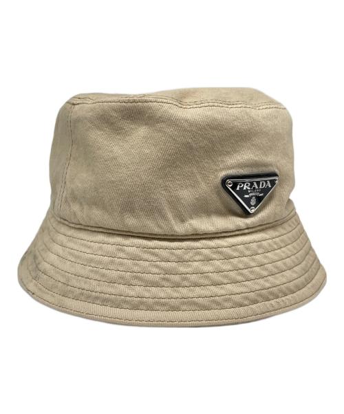 PRADA（プラダ）PRADA (プラダ) ロゴプレートバケットハット ベージュ サイズ:Ｌの古着・服飾アイテム