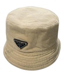 PRADA（プラダ）の古着「ロゴプレート バケットハット」｜ベージュ