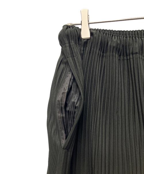 HOMME PLISSE ISSEY MIYAKE（オム プリッセ イッセイ ミヤケ）HOMME PLISSE ISSEY MIYAKE (オム プリッセ イッセイ ミヤケ) プリーツパンツ オリーブ サイズ:2の古着・服飾アイテム
