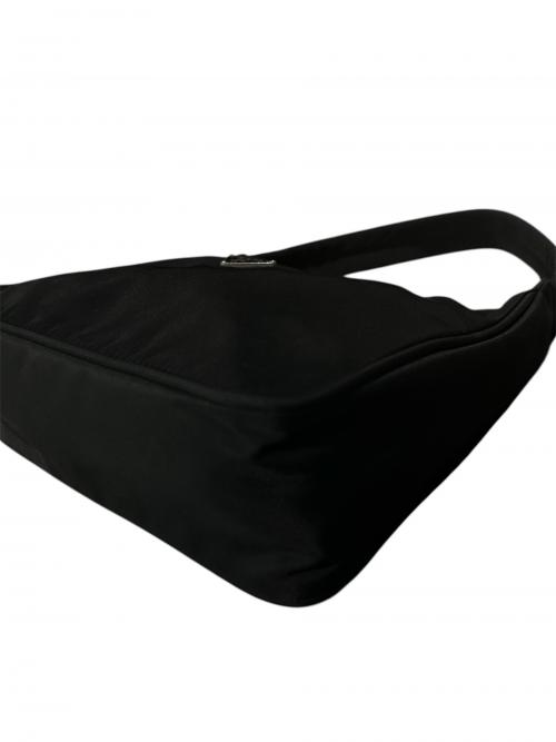 PRADA（プラダ）PRADA (プラダ) トライアングルロゴワンショルダーバッグ ブラックの古着・服飾アイテム