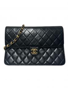 CHANEL（シャネル）の古着「マトラッセ プッシュロックチェーンショルダーバッグ」｜ブラック