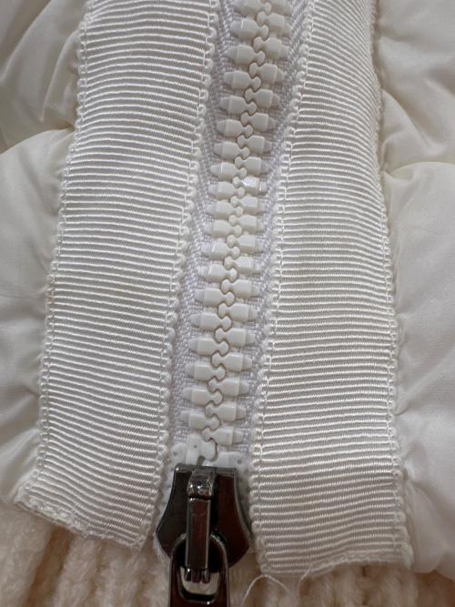 MONCLER（モンクレール）MONCLER (モンクレール) ニット切替ダウンジャケット アイボリー サイズ:Sの古着・服飾アイテム