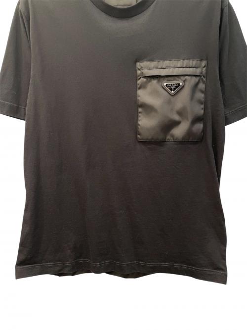 PRADA（プラダ）PRADA (プラダ) Re-Nylon トライアングルロゴ ポケットTシャツ ブラック サイズ:Mの古着・服飾アイテム