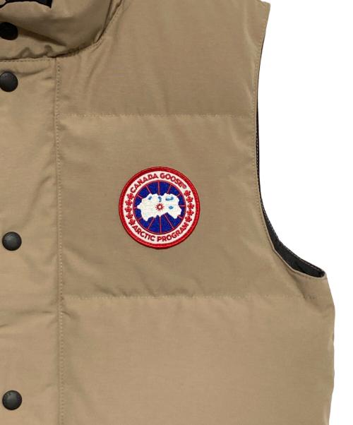 CANADA GOOSE（カナダグース）CANADA GOOSE (カナダグース) ダウンベスト ベージュ サイズ:XSの古着・服飾アイテム