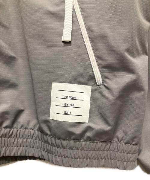 Thom Browne（トムブラウン）Thom Browne (トムブラウン) Ripstop Mesh 4-Bar Hooded Jacket/リップストップ メッシュ 4バー フーデッドジャケット グレー サイズ:4の古着・服飾アイテム