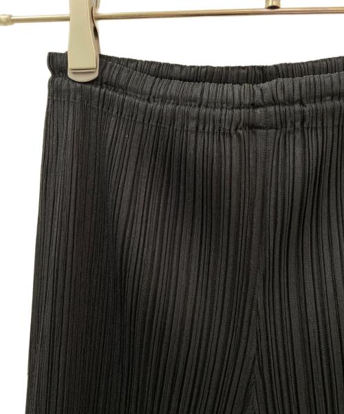 PLEATS PLEASE（プリーツプリーズ）PLEATS PLEASE (プリーツプリーズ) ポケット付プリーツパンツ ブラック サイズ:3の古着・服飾アイテム