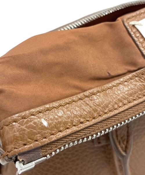 Maison Margiela（メゾンマルジェラ）Maison Margiela (メゾンマルジェラ) 5ACショルダーバッグ/5AC Shoulder Bag Mini Iconic Top Handle Crossbody Leather ブラウンの古着・服飾アイテム