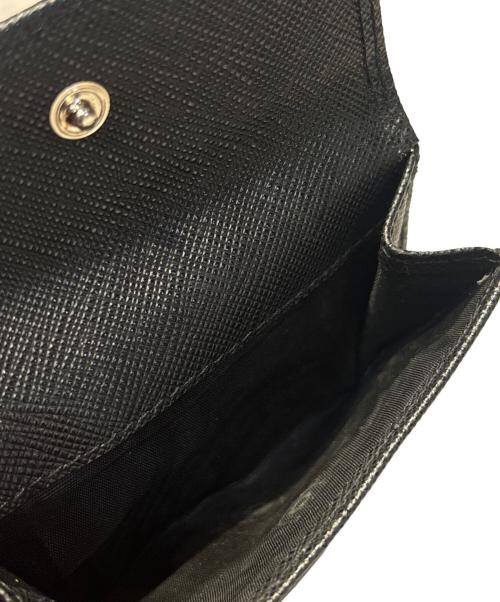 PRADA（プラダ）PRADA (プラダ) サフィアーノトライアングル 財布 ブラックの古着・服飾アイテム