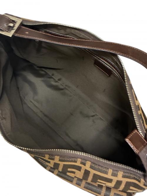 FENDI（フェンディ）FENDI (フェンディ) ズッカ ワンショルダーバッグ ブラウン×ブラック サイズ:-の古着・服飾アイテム