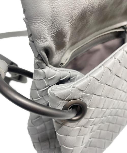 BOTTEGA VENETA（ボッテガベネタ）BOTTEGA VENETA (ボッテガベネタ) イントレチャートショルダーバッグ グレーの古着・服飾アイテム