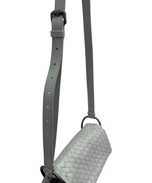 BOTTEGA VENETA（ボッテガベネタ）BOTTEGA VENETA (ボッテガベネタ) イントレチャートショルダーバッグ グレーの古着・服飾アイテム