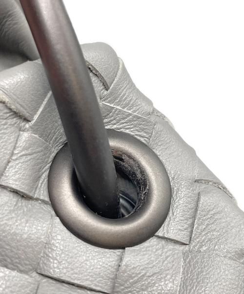 BOTTEGA VENETA（ボッテガベネタ）BOTTEGA VENETA (ボッテガベネタ) イントレチャートショルダーバッグ グレーの古着・服飾アイテム