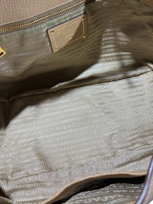 PRADA（プラダ）PRADA (プラダ) バックルハンドバッグ/BR4627 ベージュ サイズ:-の古着・服飾アイテム