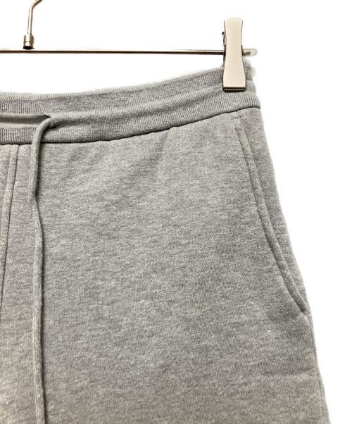 Thom Browne（トムブラウン）Thom Browne (トムブラウン) スウェットハーフパンツ グレーの古着・服飾アイテム