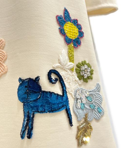 DOLCE & GABBANA（ドルチェ＆ガッバーナ）DOLCE & GABBANA (ドルチェ＆ガッバーナ) 刺繍ビーズ装飾ワンピース アイボリー サイズ:40の古着・服飾アイテム