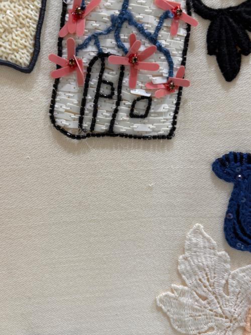 DOLCE & GABBANA（ドルチェ＆ガッバーナ）DOLCE & GABBANA (ドルチェ＆ガッバーナ) 刺繍ビーズ装飾ワンピース アイボリー サイズ:40の古着・服飾アイテム