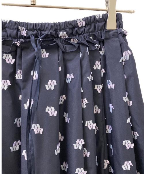 DRAWER（ドゥロワー）DRAWER (ドゥロワー) RESORT2 カット ジャカード ギャザー スカート ネイビー サイズ:36の古着・服飾アイテム