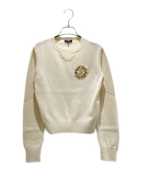 CHANEL（シャネル）CHANEL (シャネル) ココマークビジューカシミヤニット アイボリー サイズ:34の古着・服飾アイテム