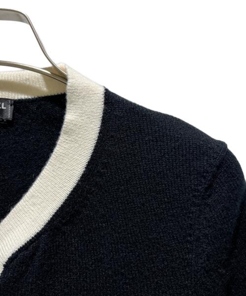CHANEL（シャネル）CHANEL (シャネル) P78 ココマーク カシミヤ トリムニットカーディガン/Coco Mark Cashmere Trim Knit Cardigan/P78954K11387 ホワイト×ブラック サイズ:34の古着・服飾アイテム