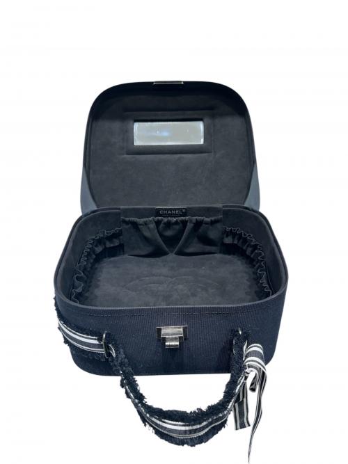 CHANEL（シャネル）CHANEL (シャネル) バニティバッグ ブラックの古着・服飾アイテム