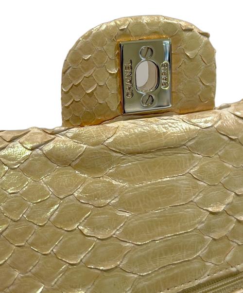 CHANEL（シャネル）CHANEL (シャネル) パイソンダブルフラプマトラッセ25/classic double flap/チェーンショルダーバッグ パールホワイト サイズ:25の古着・服飾アイテム