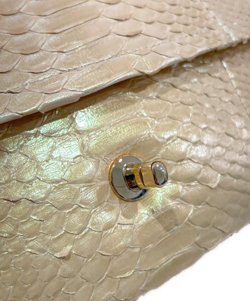 CHANEL（シャネル）CHANEL (シャネル) パイソンダブルフラプマトラッセ25/classic double flap/チェーンショルダーバッグ パールホワイト サイズ:25の古着・服飾アイテム