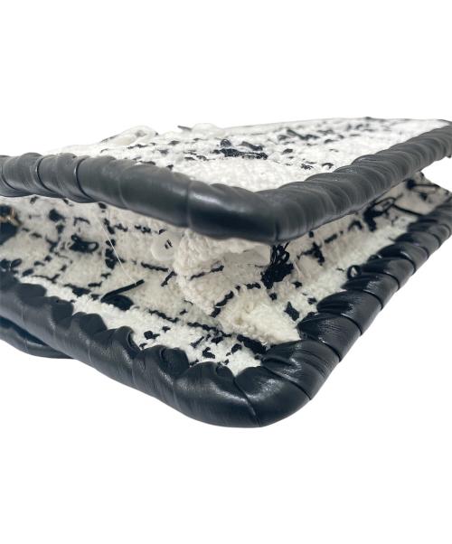 CHANEL（シャネル）CHANEL (シャネル) チェーンショルダーツイードバッグ ホワイトの古着・服飾アイテム