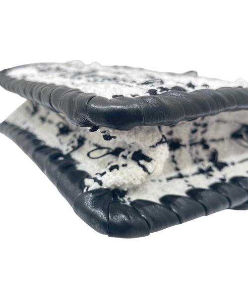 CHANEL（シャネル）CHANEL (シャネル) チェーンショルダーツイードバッグ ホワイトの古着・服飾アイテム