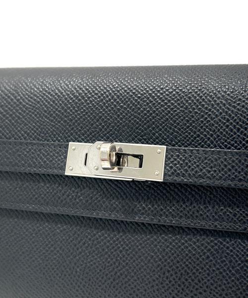 HERMES（エルメス）HERMES (エルメス) Kelly to go Wallet Bag/ケリトゥーゴー/ノワール/ブラック系/ヴォーエプソン/シルバー金具/U刻印：2022年製 ブラックの古着・服飾アイテム