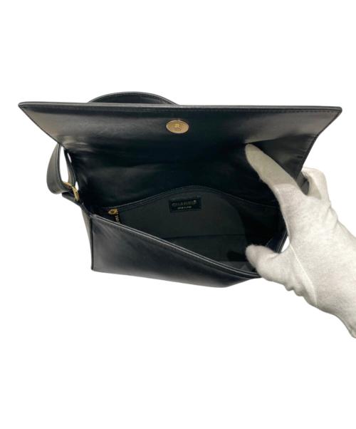 CHANEL（シャネル）CHANEL (シャネル) チョコバーワンショルダーバッグ ブラックの古着・服飾アイテム