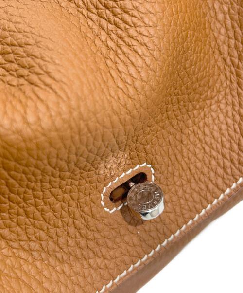 HERMES（エルメス）HERMES (エルメス) Lindy 30 リンディ 30/トリヨンクレマンス/ゴールド/シルバー金具/□O刻印:2011年製 ゴールド サイズ:30の古着・服飾アイテム