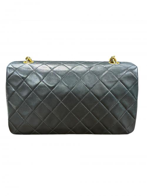 CHANEL（シャネル）CHANEL (シャネル) シングルフラップチェーンショルダーバッグ ブラック×ゴールド金具 サイズ:23の古着・服飾アイテム