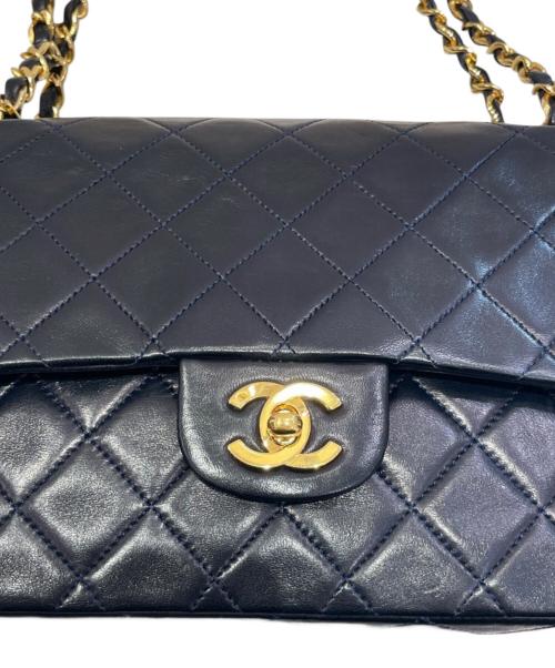 CHANEL（シャネル）CHANEL (シャネル) マトラッセ25 Wフラップチェーンショルダーバッグ ネイビーの古着・服飾アイテム