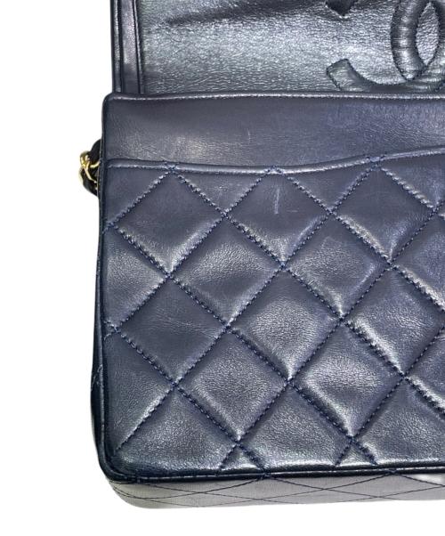 CHANEL（シャネル）CHANEL (シャネル) マトラッセ25 Wフラップチェーンショルダーバッグ ネイビーの古着・服飾アイテム